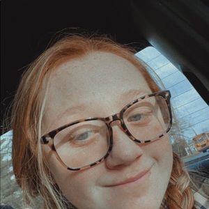 Meet your Posher, Abigail